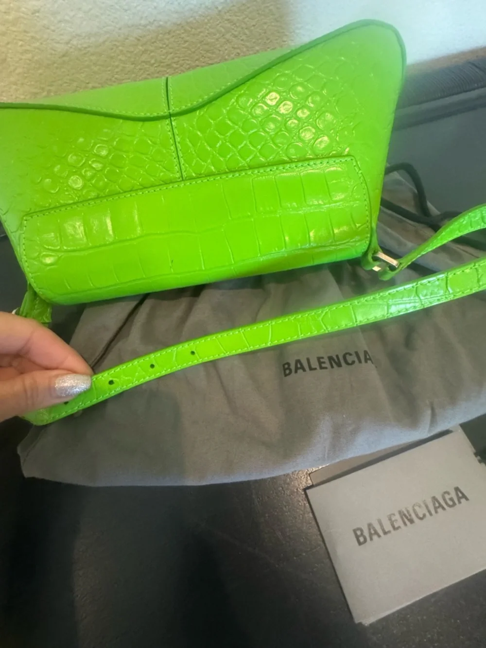 Balenciaga Hourglass Green Croc-Embossed Shoulder Bag with Silver BB - Picture 6 of 16